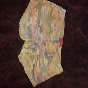 Almost famous camo shorts